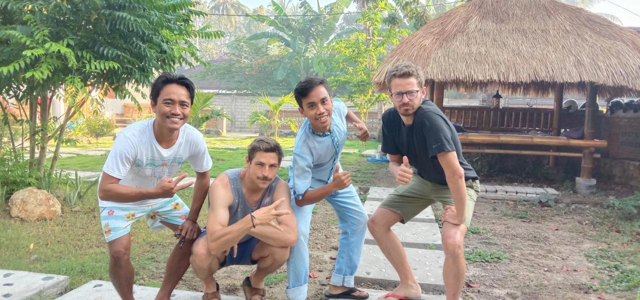 Sentul Hostel Kuta  Buitenkant foto