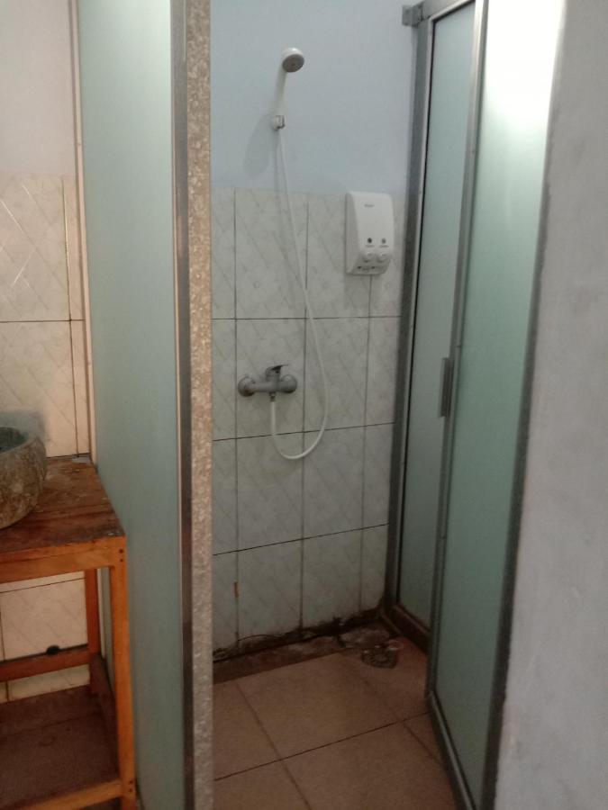 Sentul Hostel Kuta  Buitenkant foto